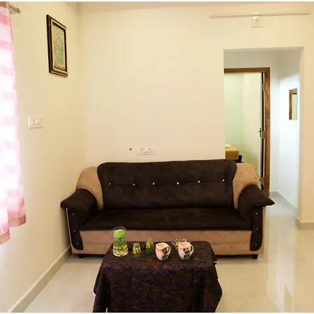 Padmavathi Homestay -2Bhk 1Bhk Ac Apartments For Group Of Families - Best Location - Flyover To Alipiri Gate - Walk To Ps4 Veg Restaurant - Modular Kitchen - Super Fast Wi-Fi- Near To Tirupati Bus Stand 2 Km-Near To Railway Station 2Km Exterior photo