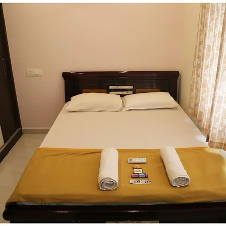 Padmavathi Homestay -2Bhk 1Bhk Ac Apartments For Group Of Families - Best Location - Flyover To Alipiri Gate - Walk To Ps4 Veg Restaurant - Modular Kitchen - Super Fast Wi-Fi- Near To Tirupati Bus Stand 2 Km-Near To Railway Station 2Km Exterior photo