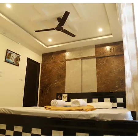 Padmavathi Homestay -2Bhk 1Bhk Ac Apartments For Group Of Families - Best Location - Flyover To Alipiri Gate - Walk To Ps4 Veg Restaurant - Modular Kitchen - Super Fast Wi-Fi- Near To Tirupati Bus Stand 2 Km-Near To Railway Station 2Km Exterior photo