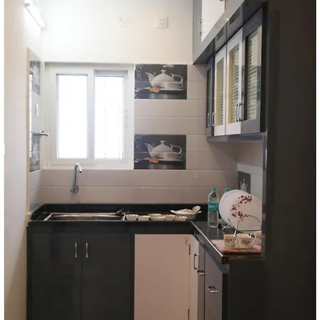 Padmavathi Homestay -2Bhk 1Bhk Ac Apartments For Group Of Families - Best Location - Flyover To Alipiri Gate - Walk To Ps4 Veg Restaurant - Modular Kitchen - Super Fast Wi-Fi- Near To Tirupati Bus Stand 2 Km-Near To Railway Station 2Km Exterior photo