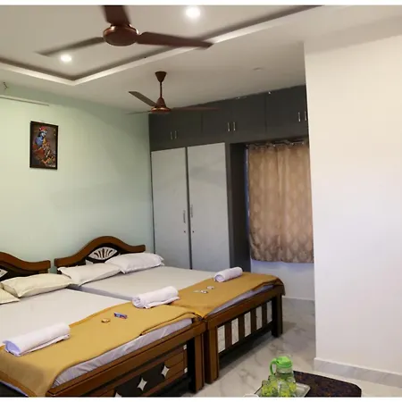 Padmavathi Homestay -2Bhk 1Bhk Ac Apartments For Group Of Families - Best Location - Flyover To Alipiri Gate - Walk To Ps4 Veg Restaurant - Modular Kitchen - Super Fast Wi-Fi- Near To Tirupati Bus Stand 2 Km-Near To Railway Station 2Km Exterior photo
