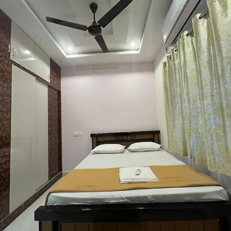 Padmavathi Homestay -2Bhk 1Bhk Ac Apartments For Group Of Families - Best Location - Flyover To Alipiri Gate - Walk To Ps4 Veg Restaurant - Modular Kitchen - Super Fast Wi-Fi- Near To Tirupati Bus Stand 2 Km-Near To Railway Station 2Km Exterior photo