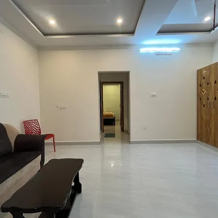 Padmavathi Homestay -2Bhk 1Bhk Ac Apartments For Group Of Families - Best Location - Flyover To Alipiri Gate - Walk To Ps4 Veg Restaurant - Modular Kitchen - Super Fast Wi-Fi- Near To Tirupati Bus Stand 2 Km-Near To Railway Station 2Km Exterior photo